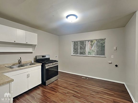 5th image of 8524 Georgiana Ln