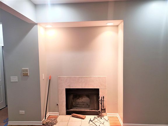 2nd image of 1339 N Damen Ave APT 3N