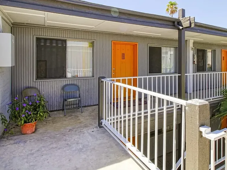 Canyon Club Apartments — Photo 3