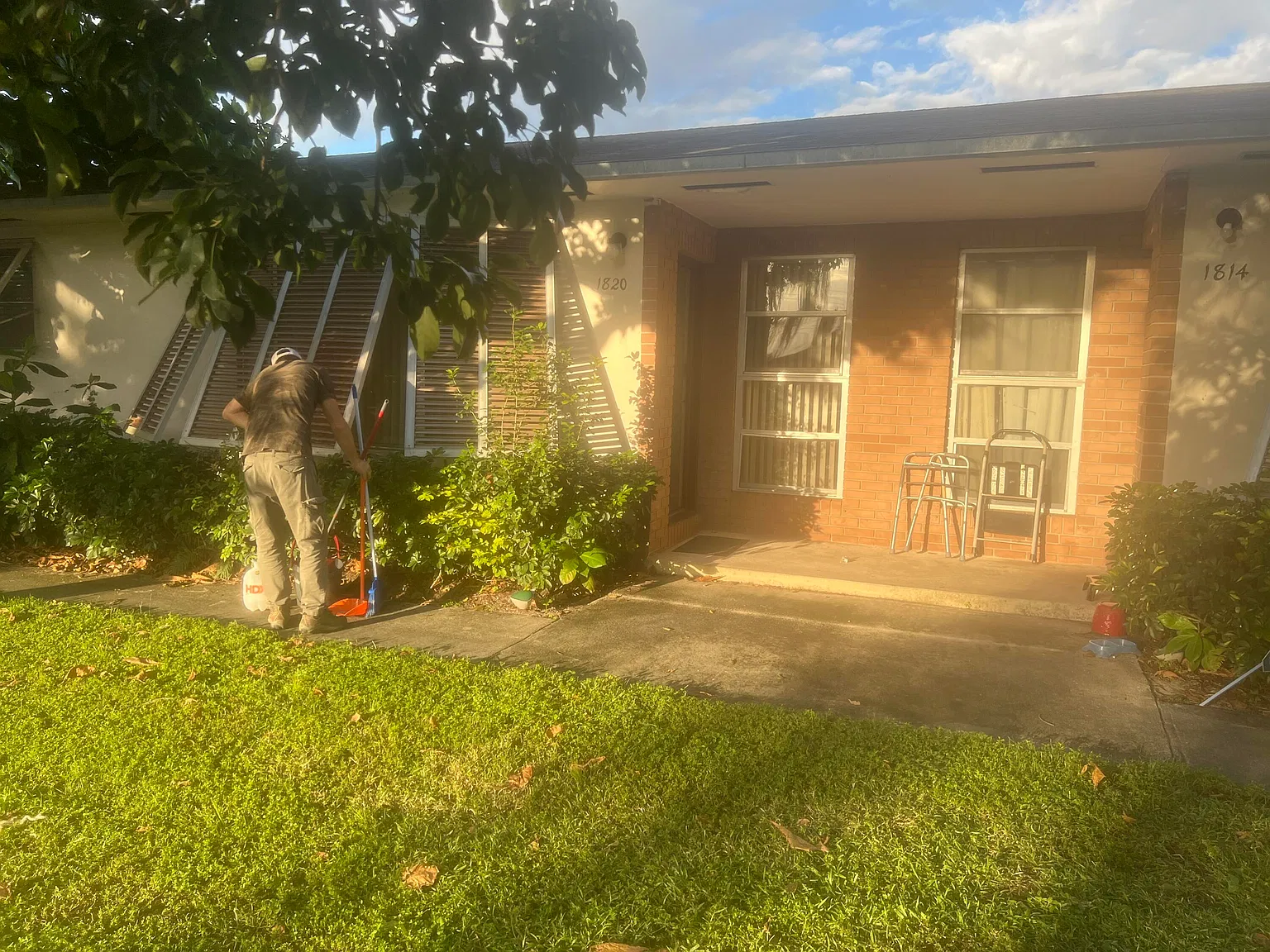 2 bed, 2.0 bath, 2276 sqft, $1,950 — Photo 2