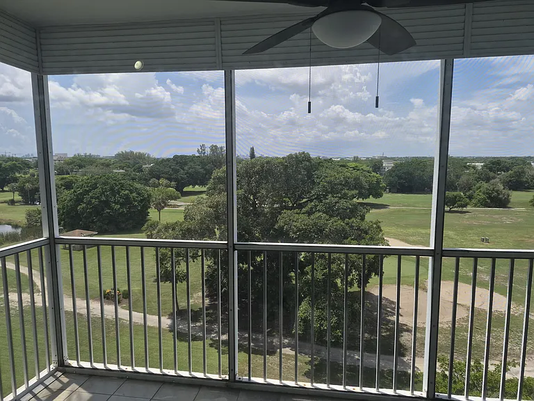 3050 N Palm Aire Dr #702 — Photo 14