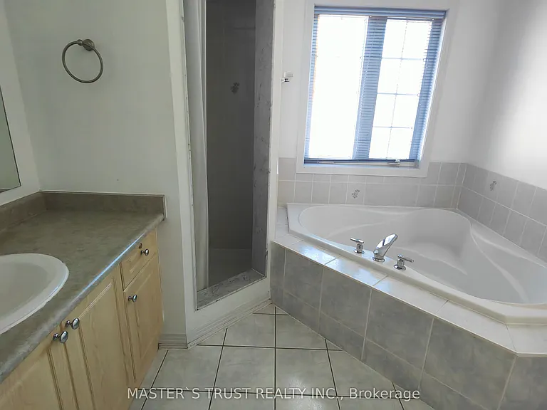 66 Starhill Cres — Photo 12