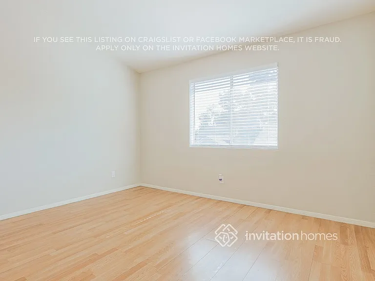 5829 S 42nd St — Photo 9