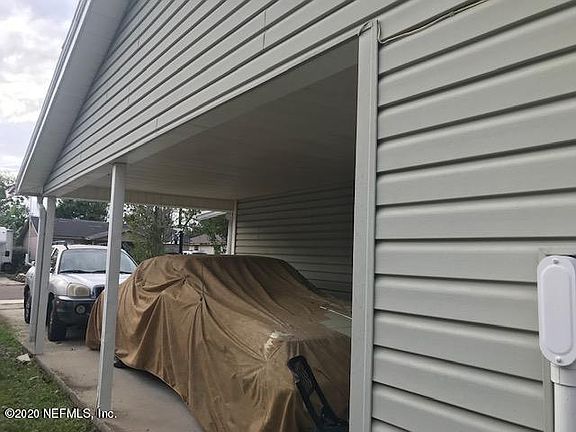 3rd image of 7635 Club Duclay Dr
