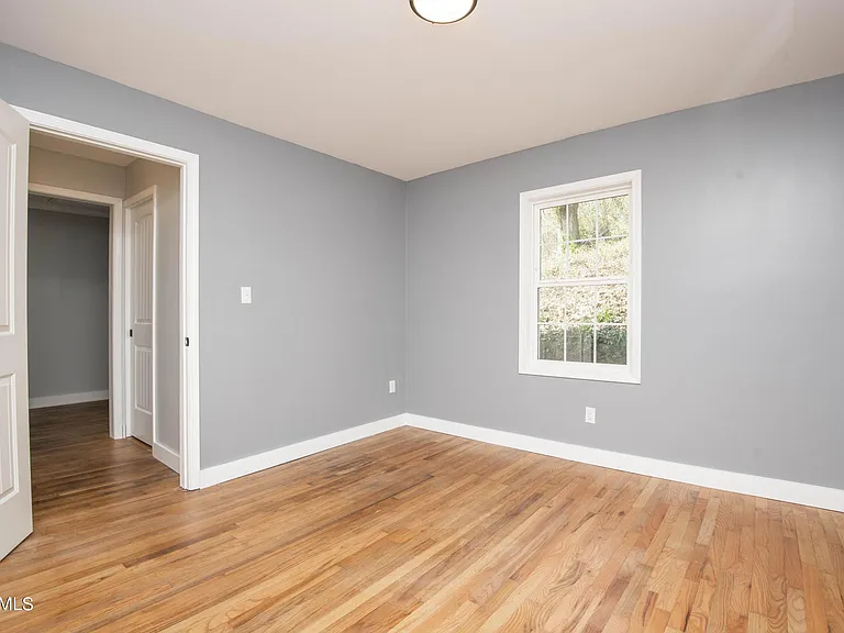 425 Sewanee St — Photo 11
