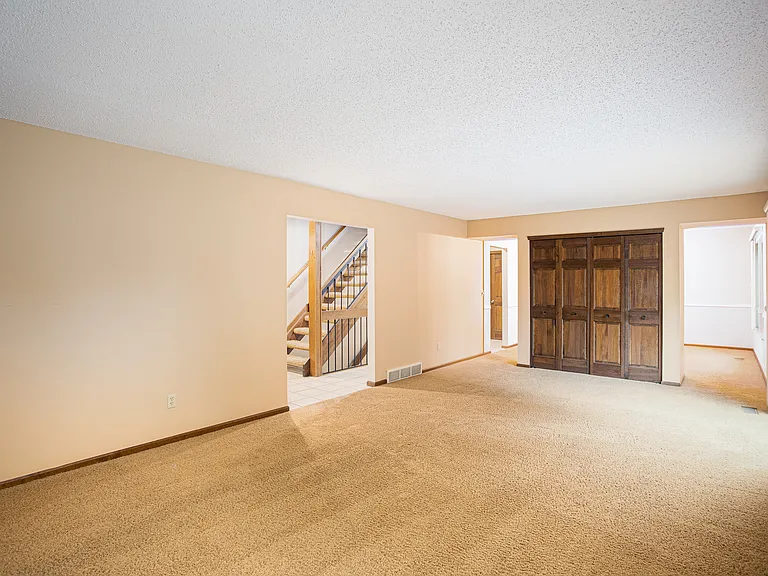 251 Saint Antoine St — Photo 10