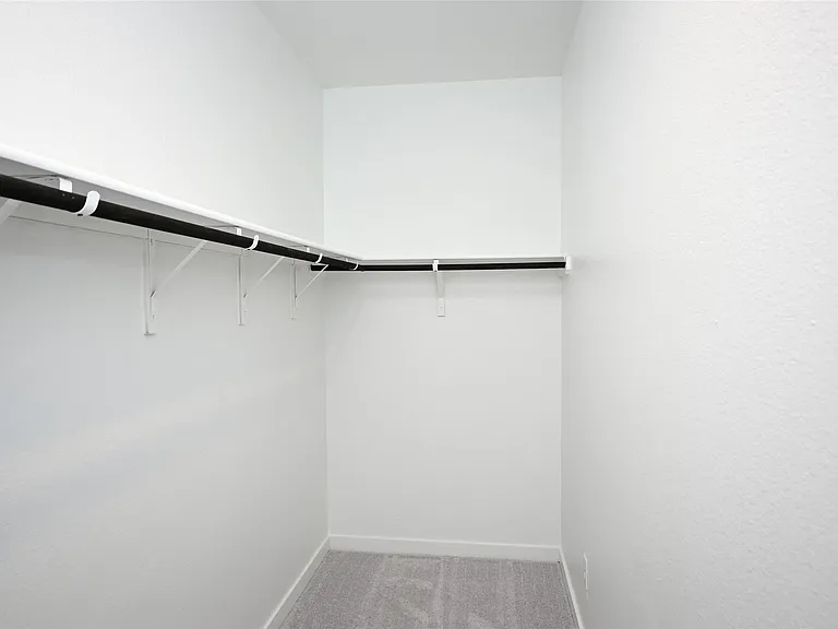 261 Elk Ave — Photo 18