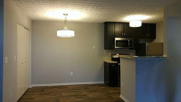 2nd image of 1129 Bayridge Dr