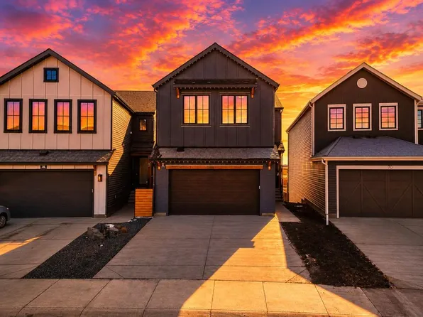 66 E Savoy Lndg SE, Calgary, AB T3S 0G6