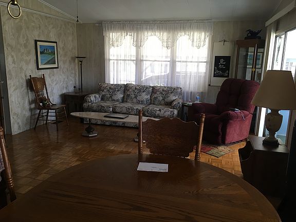 5th image of 931 Marcy Dr