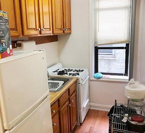 2nd image of 32-37 42nd St #D2