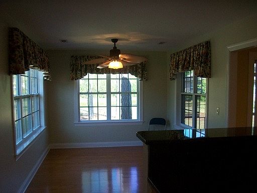5th image of 208 Harvester Ct