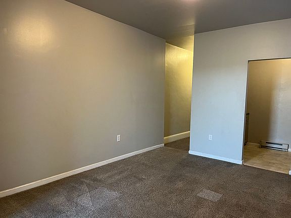 3rd image of 519-527 W King St #F