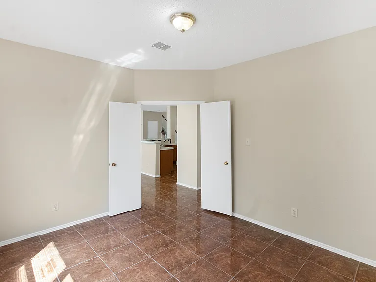 2 Watergrove Ct — Photo 16