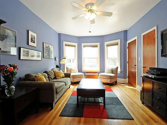 2nd image of 4027 N Maplewood Ave