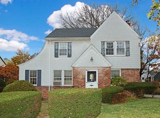 130 Roydon Rd, New Haven, CT 06511