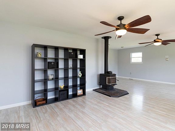 3rd image of 6928 Maplewood Dr