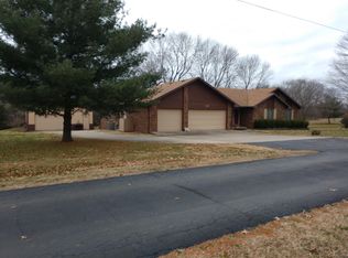 147 Covered Bridge Rd, Ozark, MO 65721