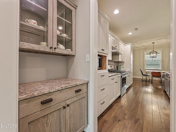 5th image of 7507 Hedge Rose Ln