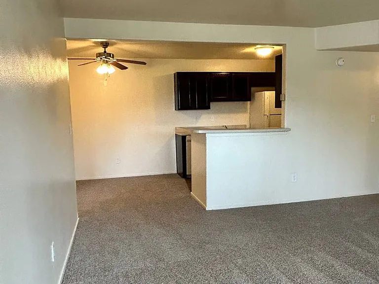 Mirage Apartments — Photo 12