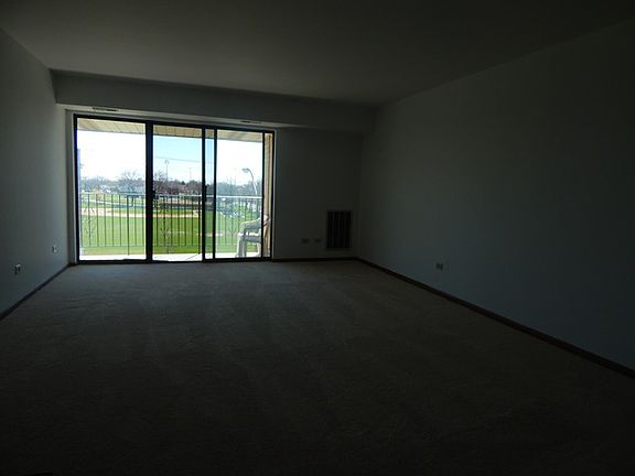 2nd image of 7650 W Lawrence Ave Unit 310