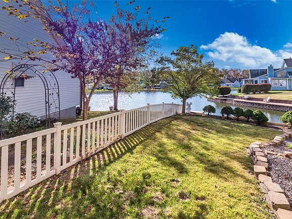 3rd image of 3308 Upper Lakes Estates Dr