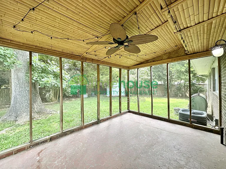 417 Lynn Shores Dr — Photo 12