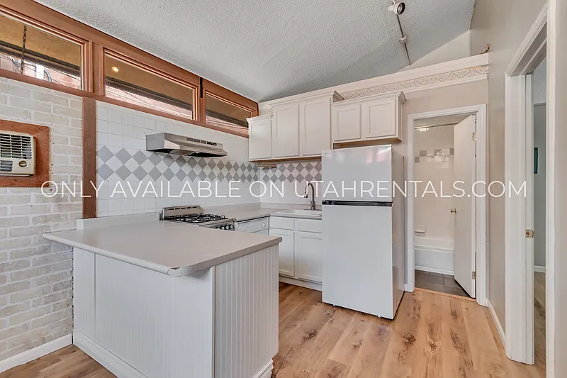 2 bed, 1.0 bath, 644 sqft, $1,449 — Photo 3