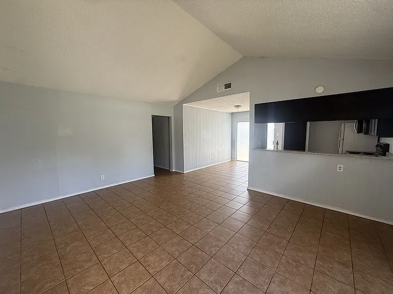 106 Cockerham St #B — Photo 2