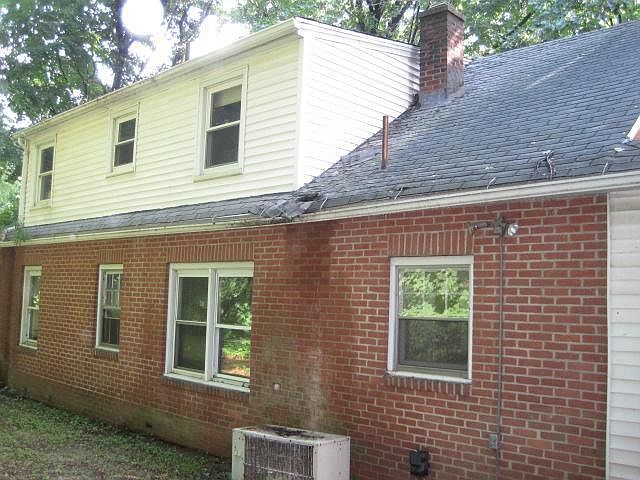 2nd image of 1133 Watertown Ave