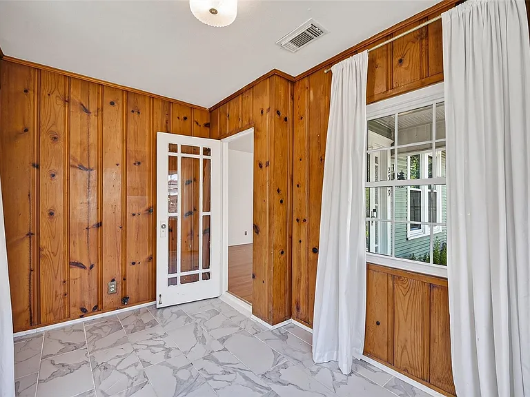 2519 Stevens St — Photo 11