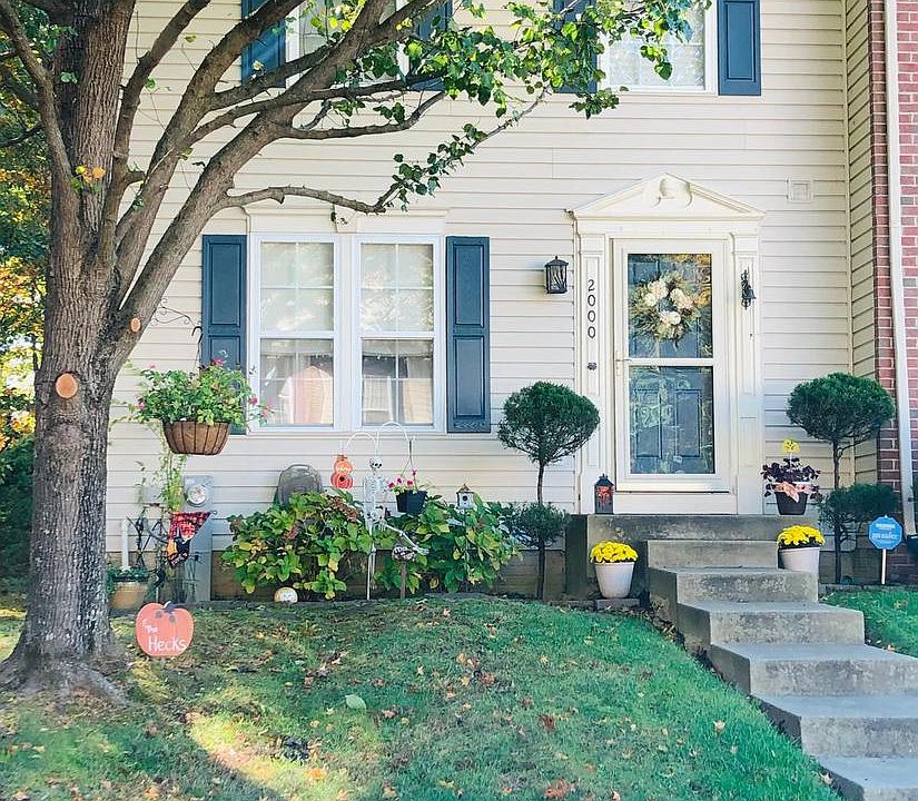 1st image of 2000 Hackberry Rd