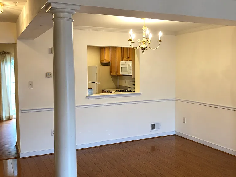 Family room and connect to kitchen