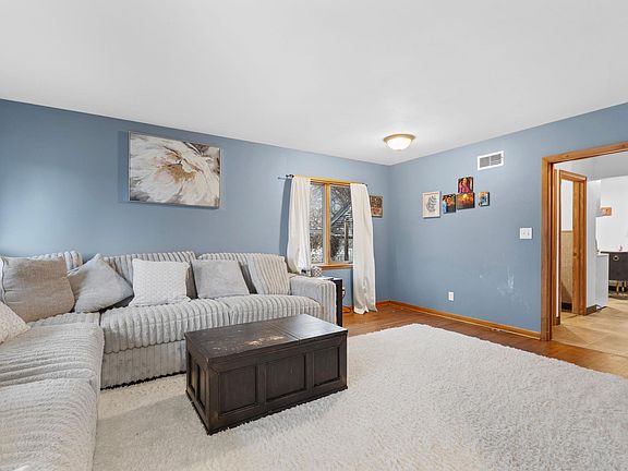 3rd image of 621 S Garden St