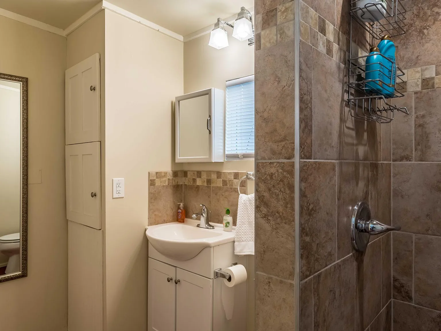 1 bed, 500 sqft, $1,300 — Photo 4
