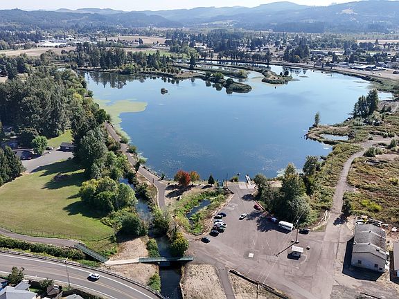 2nd image of 2432 Robbins Way