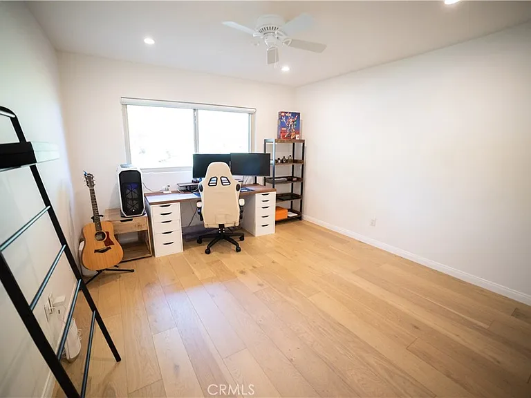 4935 Ocean View Blvd — Photo 18