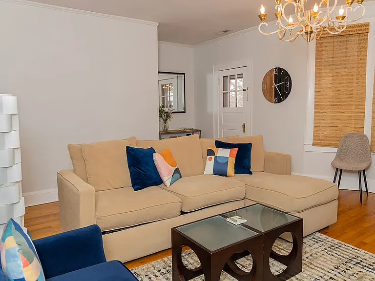 831 Gates Ave #B — Photo 5