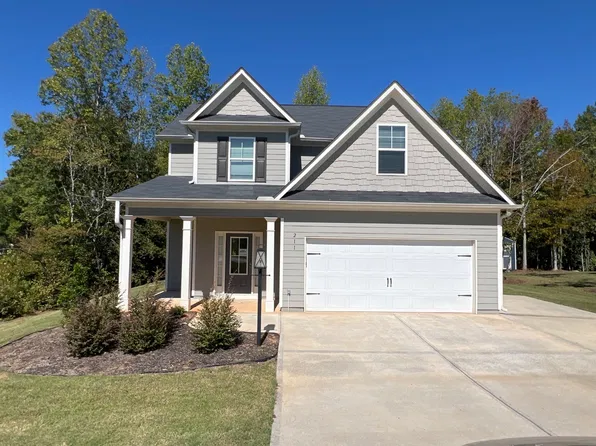 211 Quail Forest Cir, Toccoa, GA 30577