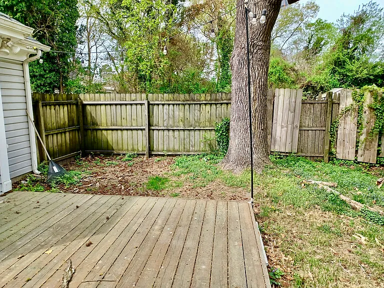 2524 Palmetto St — Photo 3