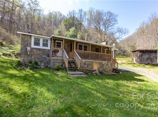 275 Lucy Ln, Green Mountain, NC 28740