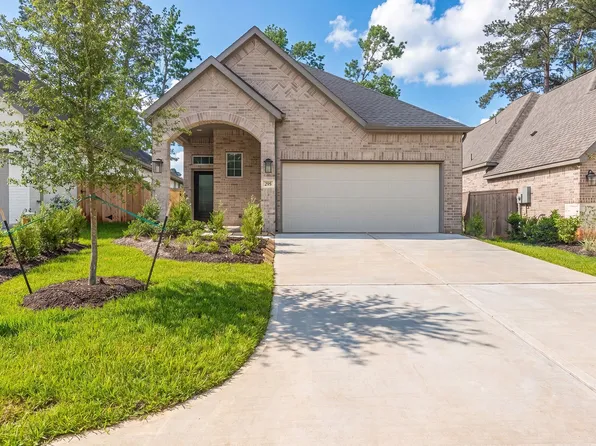 295 Mallards Rim Dr, Willis, TX 77318