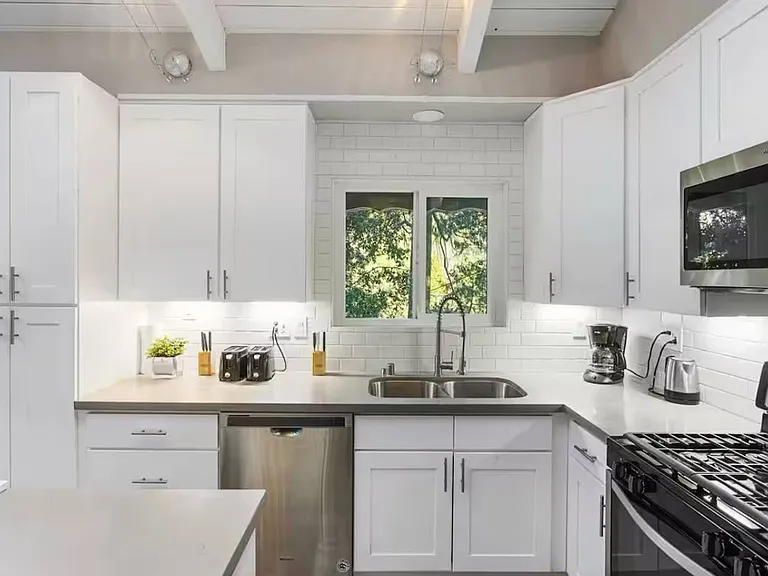 24649 Valle Dr — Photo 20