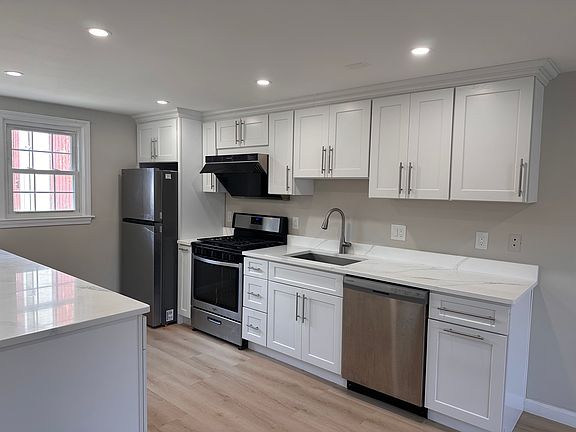 2nd image of 274 Main St APT 7A