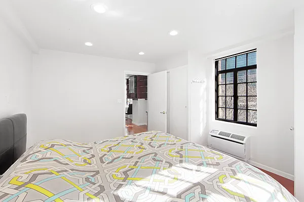 Sold by Compass | media 7