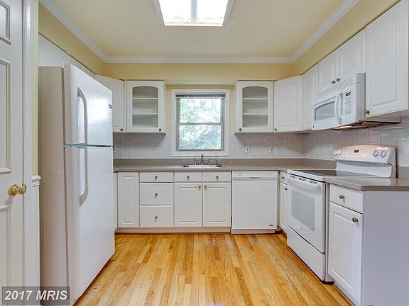 5th image of 2127 Kings Mill Ct