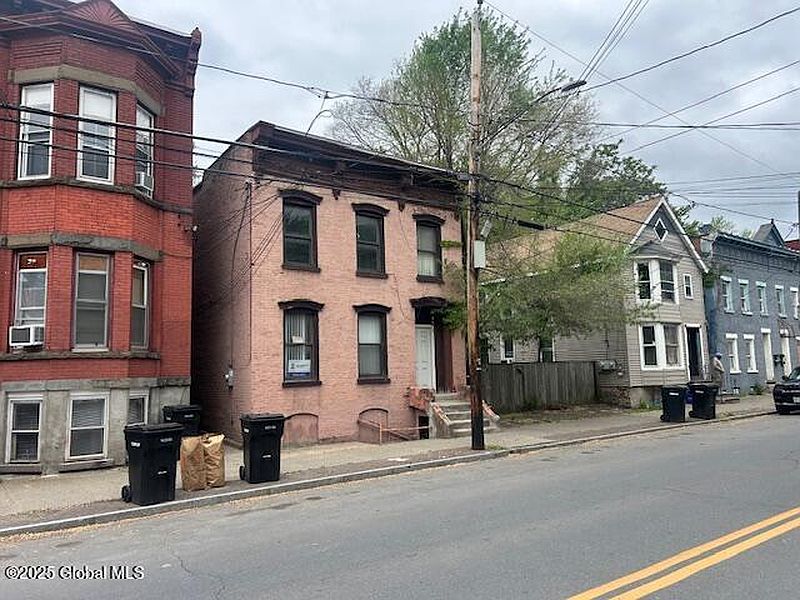 2nd image of 3229 6th Avenue