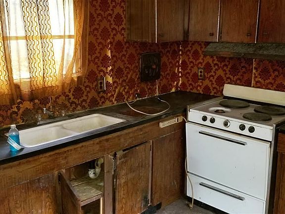 4th image of 5448 Wales Ave