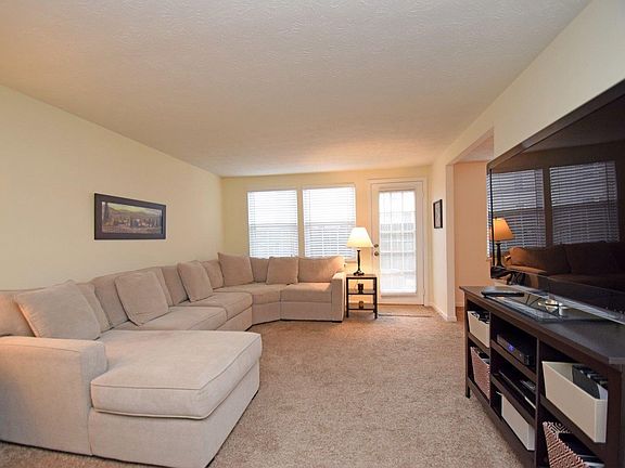 4th image of 10889 Lake Thames Dr