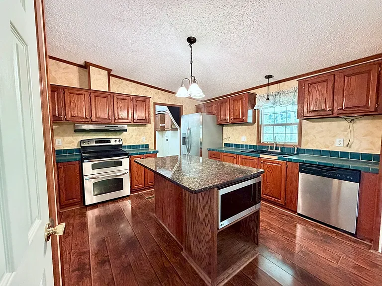 3081 Highway 81 S — Photo 24